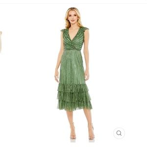 Mac Duggal brand new sage sequin dress